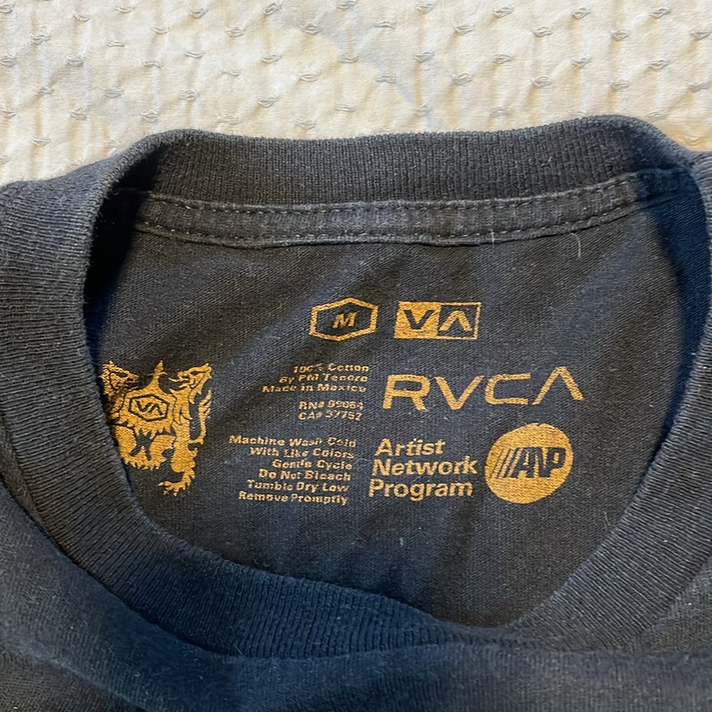 Men’s RVCA tee - Picture 2 of 4